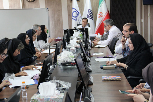 برگزاری جلسه بررسی پیشرفت پایان‌نامه‌های دانشجویان دکتری در پژوهشگاه علوم غدد و متابولیسم